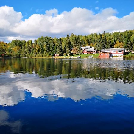 Kan-A-Mouche Pourvoirie Auberge Et Chalets Saint-Michel エクステリア 写真