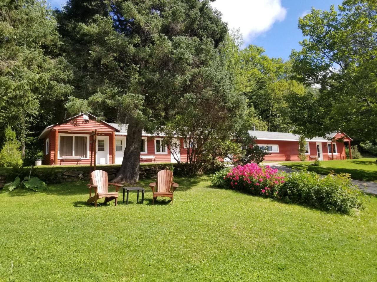 Kan-A-Mouche Pourvoirie Auberge Et Chalets Saint-Michel エクステリア 写真